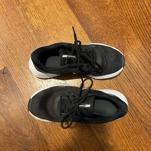 Nike Revolution